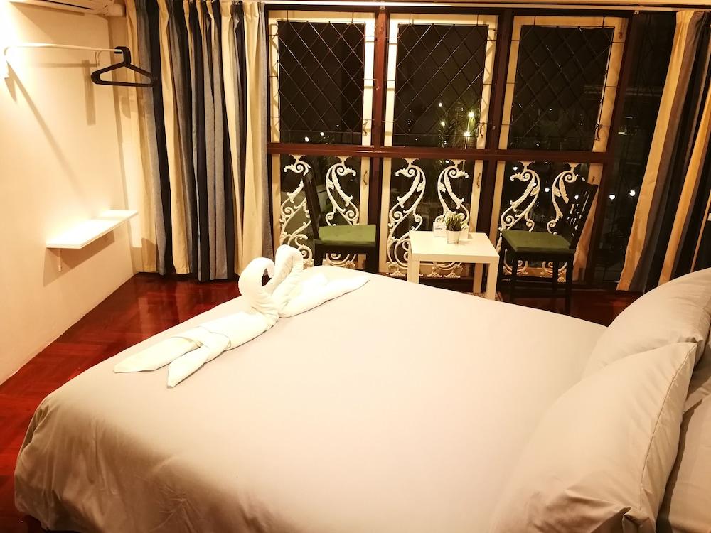 Hotel The 16