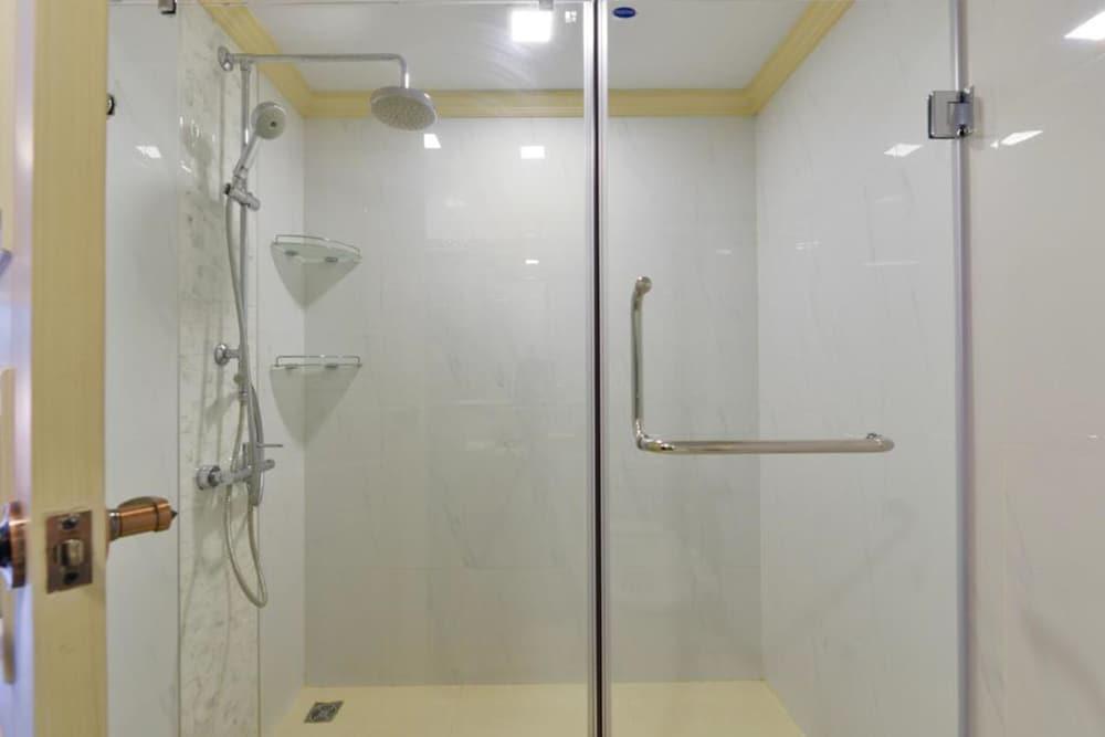 Aspira Hana Executive Thonglor Hotel