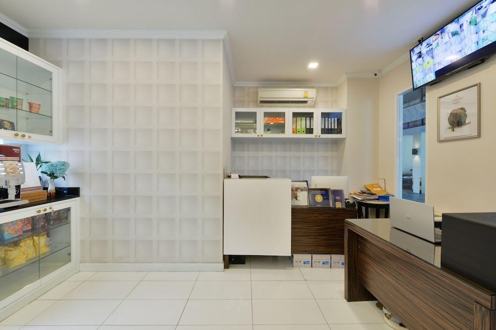 Aspira Hana Executive Thonglor Hotel