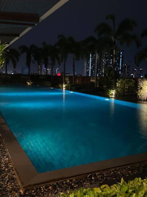 Baan Nonzee Kingsize Bed Big In Sathorn Apartment