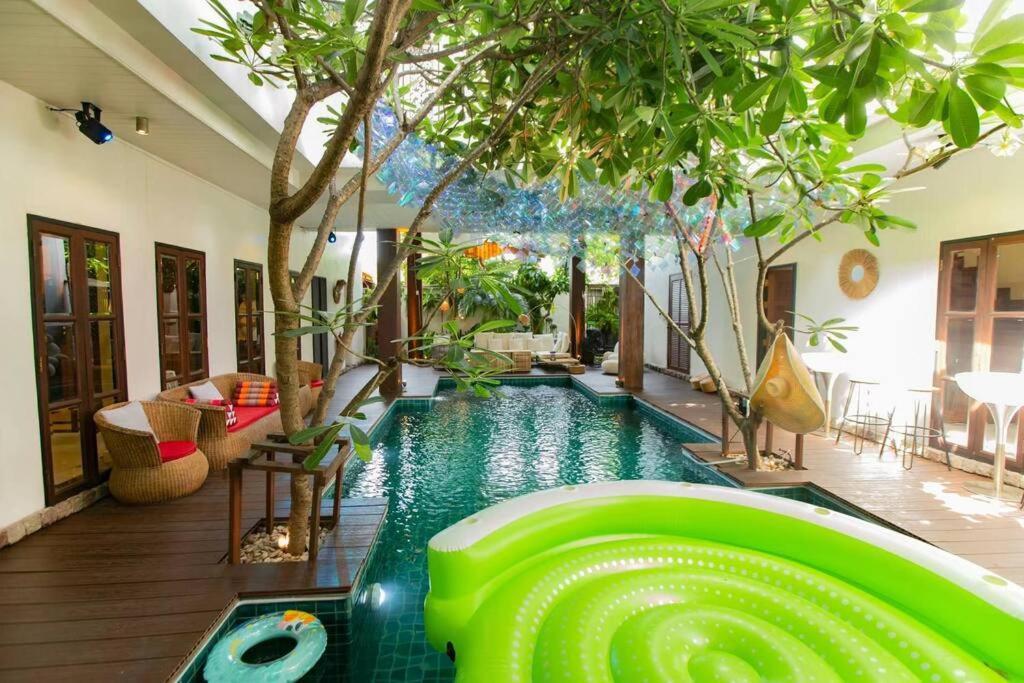 Unparalleled Pool