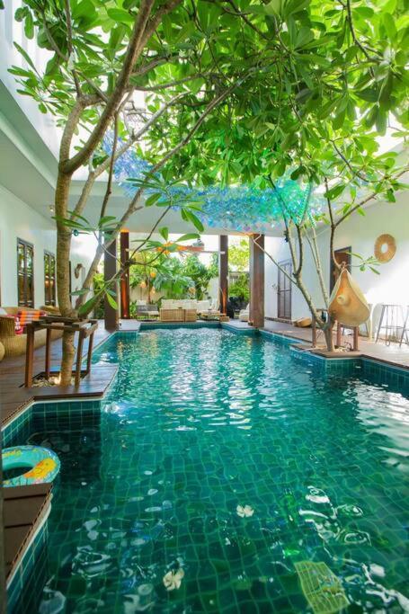 Unparalleled Pool *