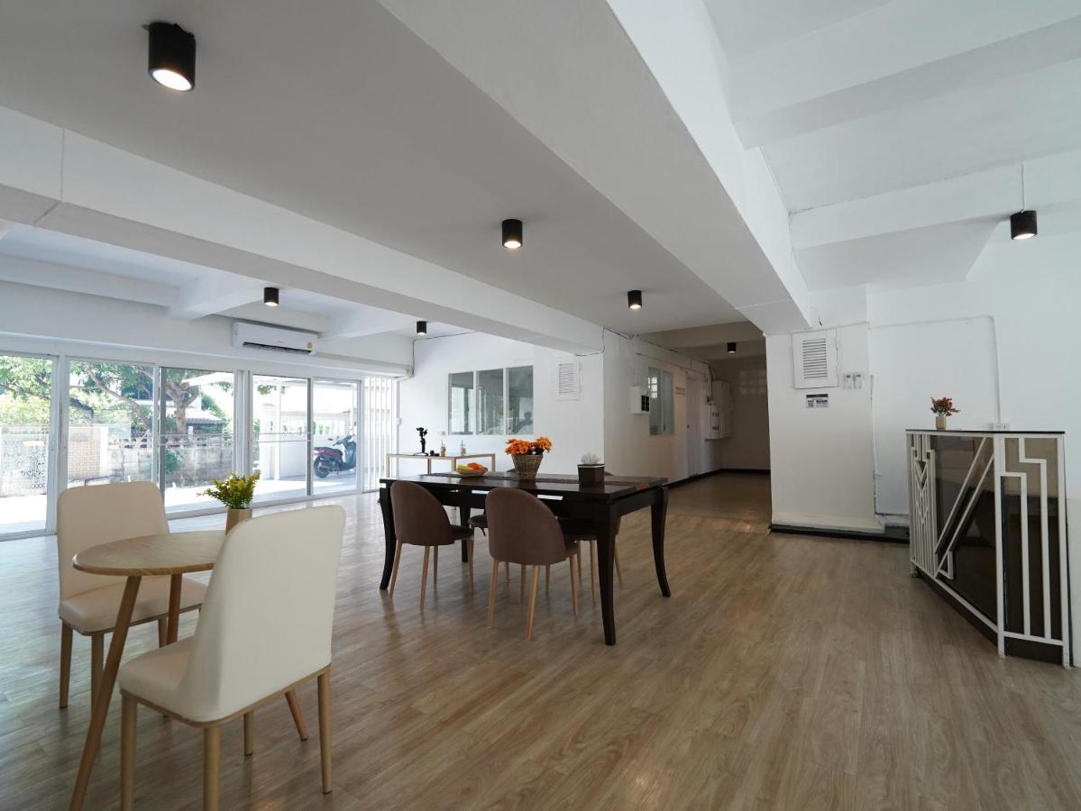Roomquest It Square Don Mueang Airport Hotel Bangkok