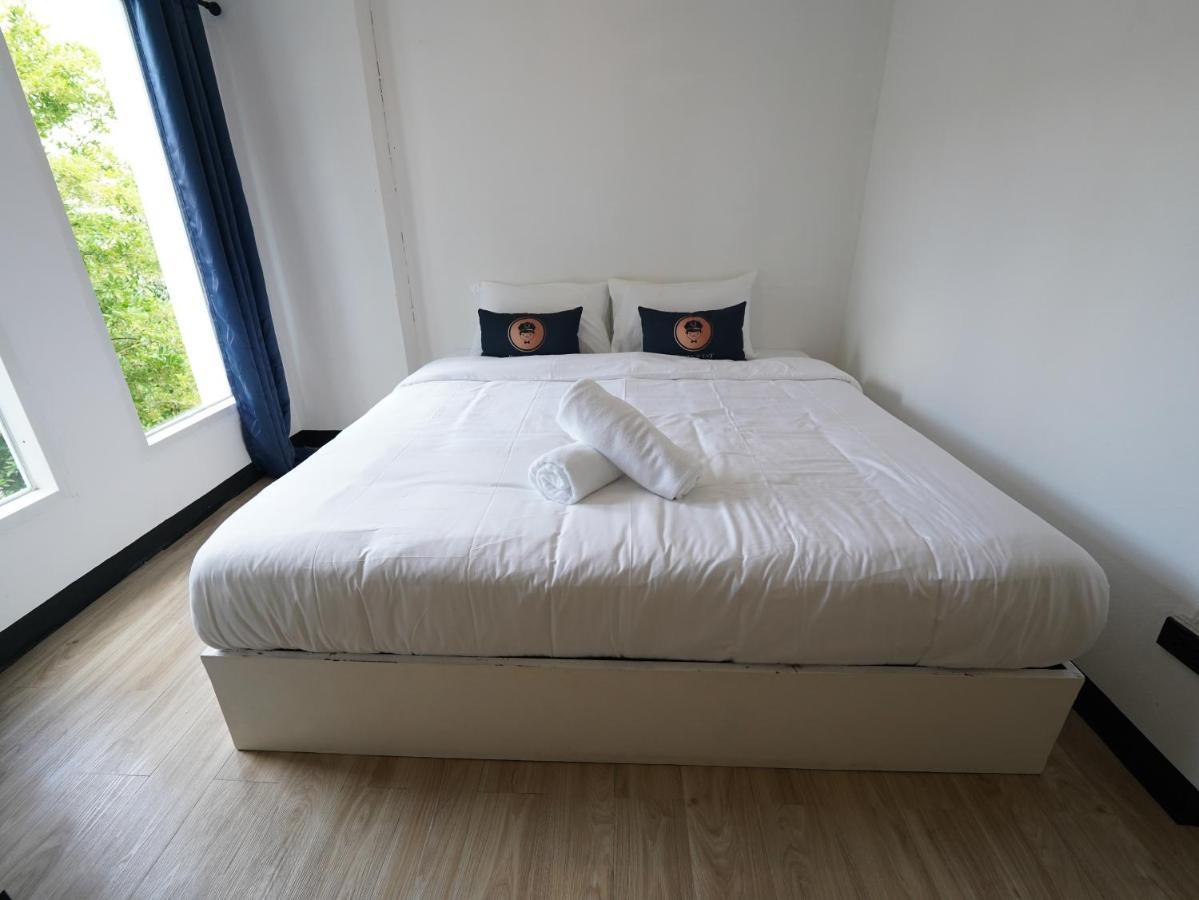 Roomquest It Square Don Mueang Airport Bangkok