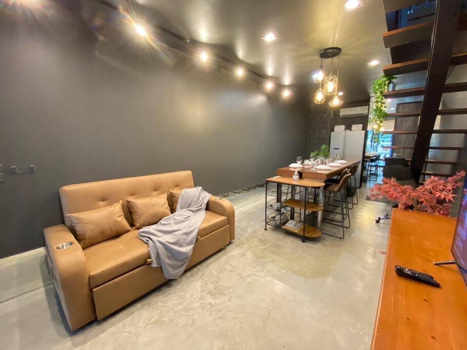 Villa Selfcheckin Townhome In Charoen Nakhorn 60 Near Bts Iconsiam Asiatique And Chaophraya River Maximum 4 Guests Bangkok
