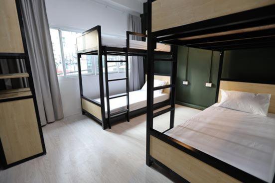 Local Time Hostel&cafe Hostel *