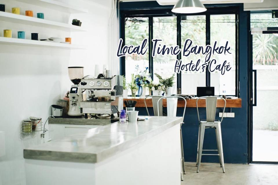 Local Time Hostel&cafe *