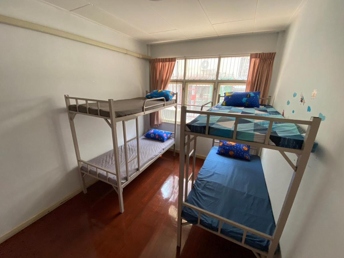 Hostel Sura Near Mrt Phra Ram 9 *