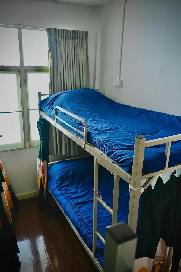 Sura Near Mrt Phra Ram 9 Hostel *