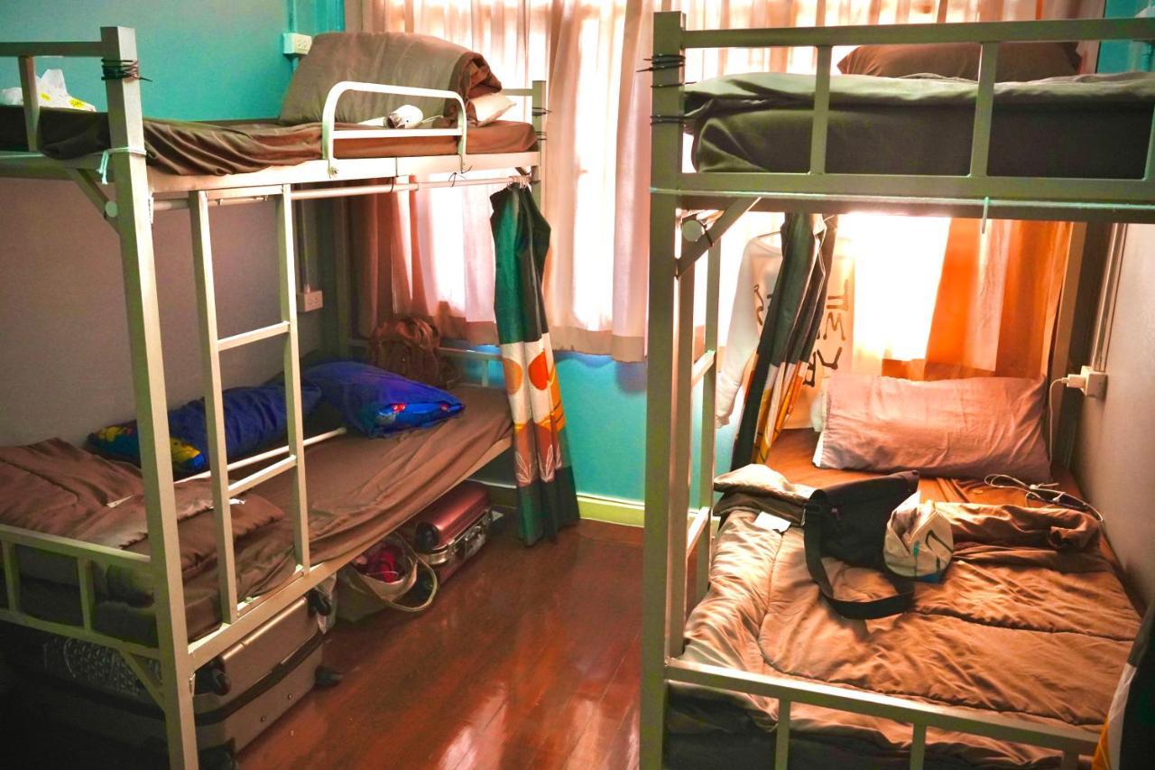 Hostel Sura Near Mrt Phra Ram 9 Bangkok
