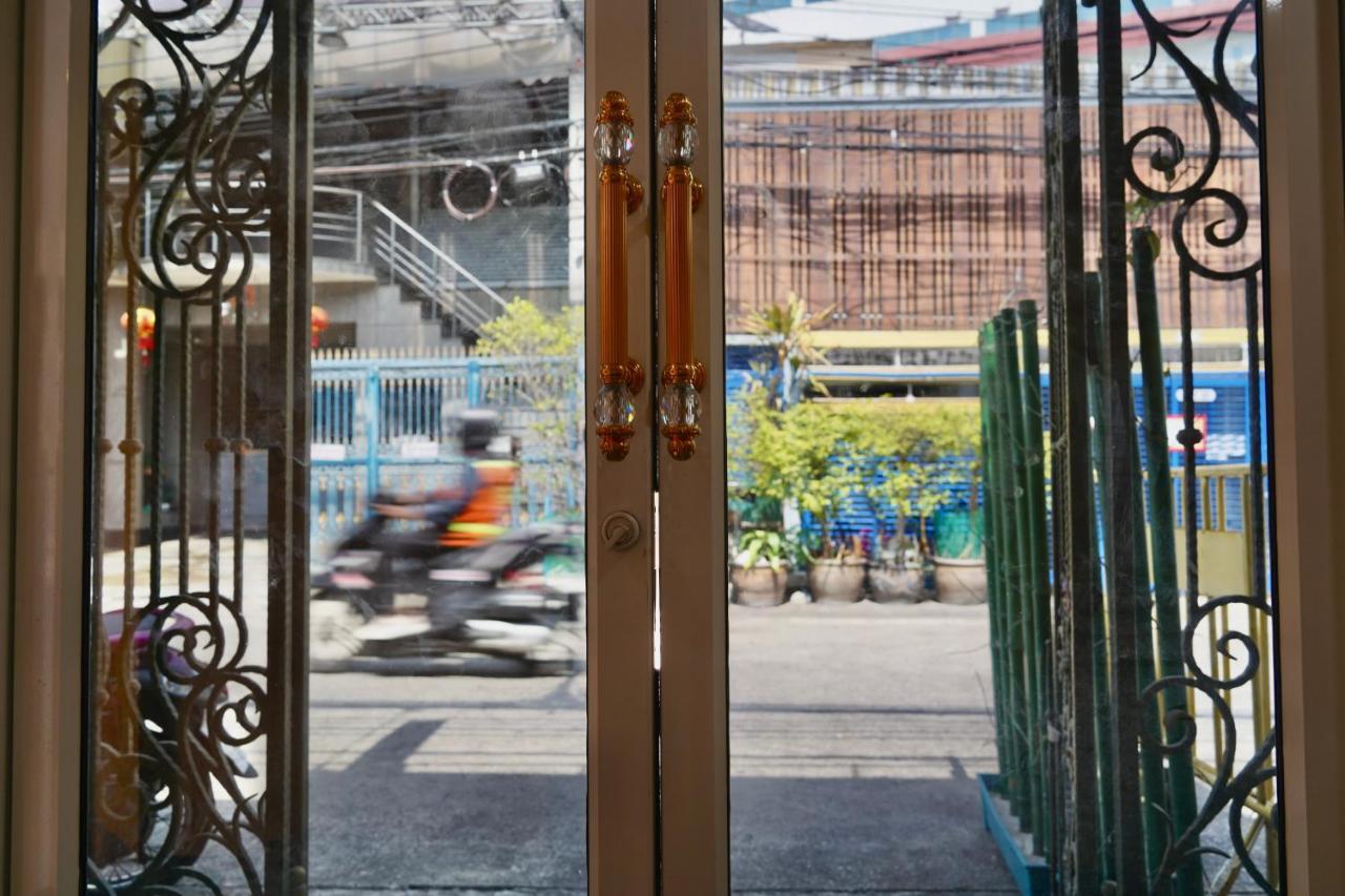 Hostel Sura Near Mrt Phra Ram 9 Bangkok