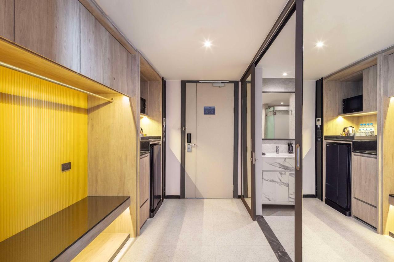 Western Ratchada Hotel 4*