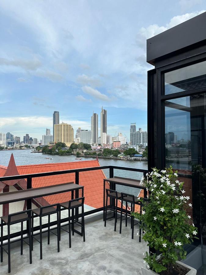 Pier 808 *