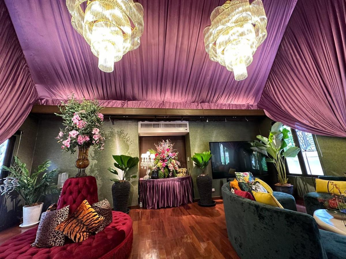Centre Luxurious Villa *