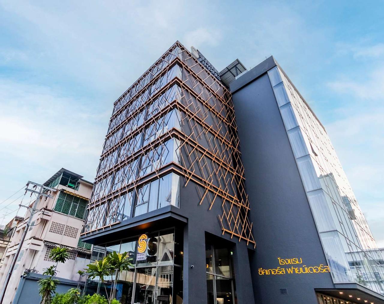 Hotel Seekers Finders Rama Iv Surestay Collection By Bw Bangkok