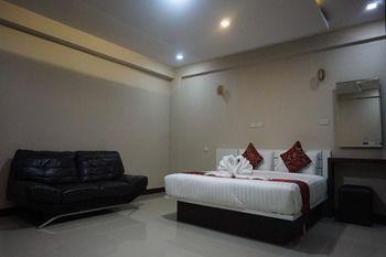 Hotel Gold Airport 3*