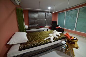 Gold Airport Hotel