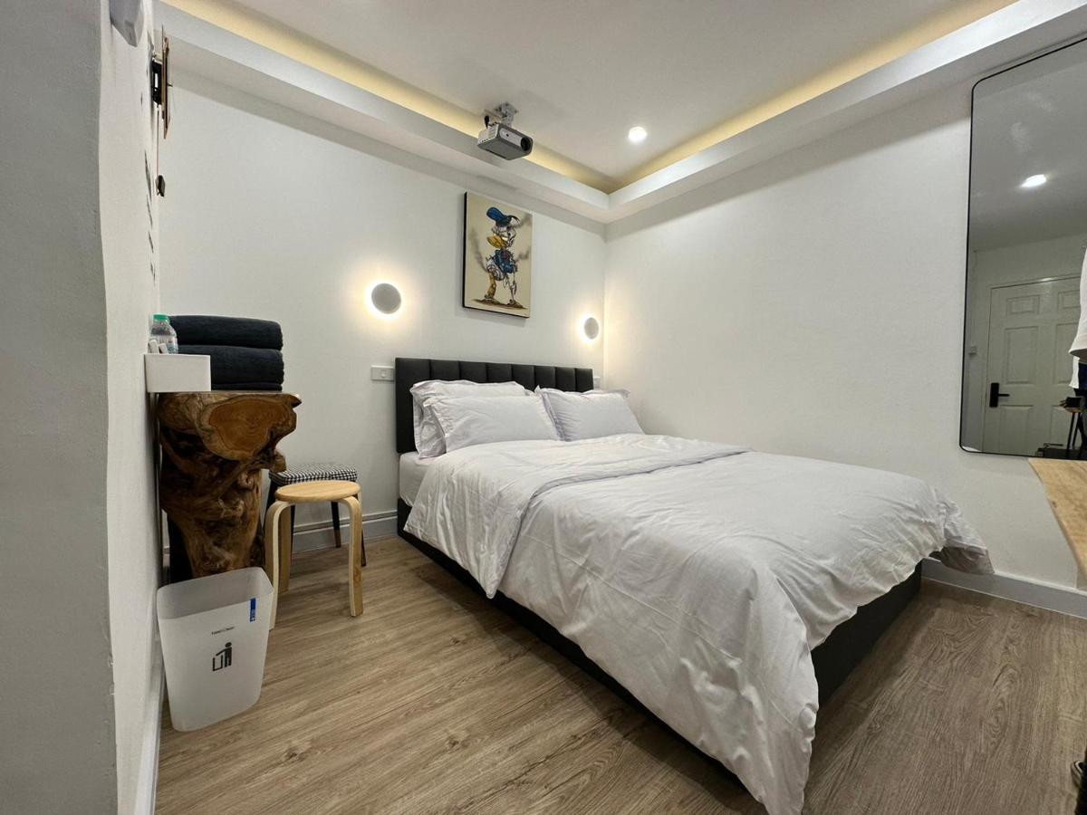 Hostel The White Den Sukhumvit 44