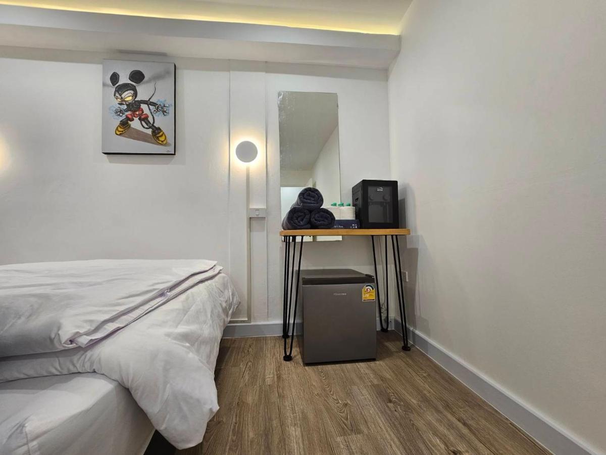 The White Den Sukhumvit 44 * Bangkok