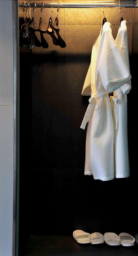 Hotel Western Sukhumvit 20 4*
