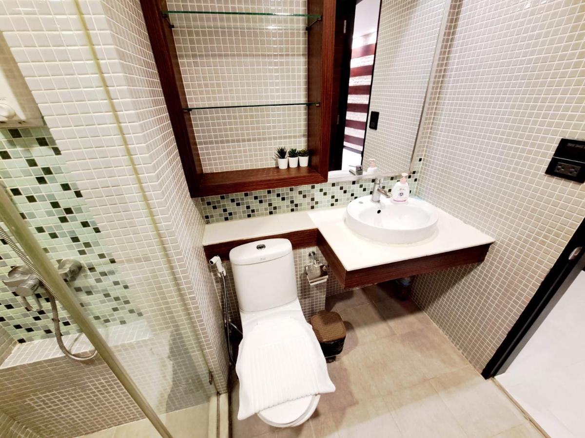 8th Floor 2brs Penthouse 700m Walk To Ekkamai Bts Station *