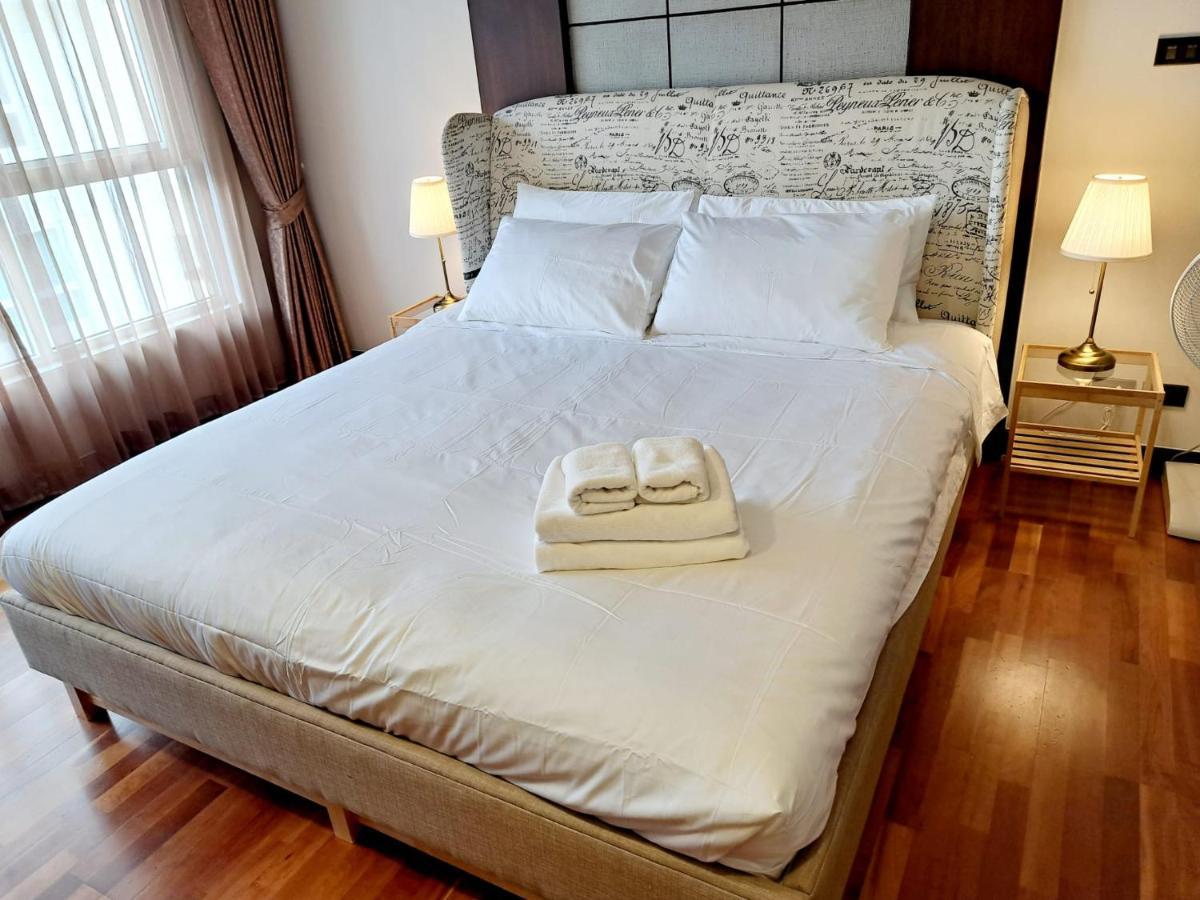 Apartment 8th Floor 2brs Penthouse 700m Walk To Ekkamai Bts Station Bangkok