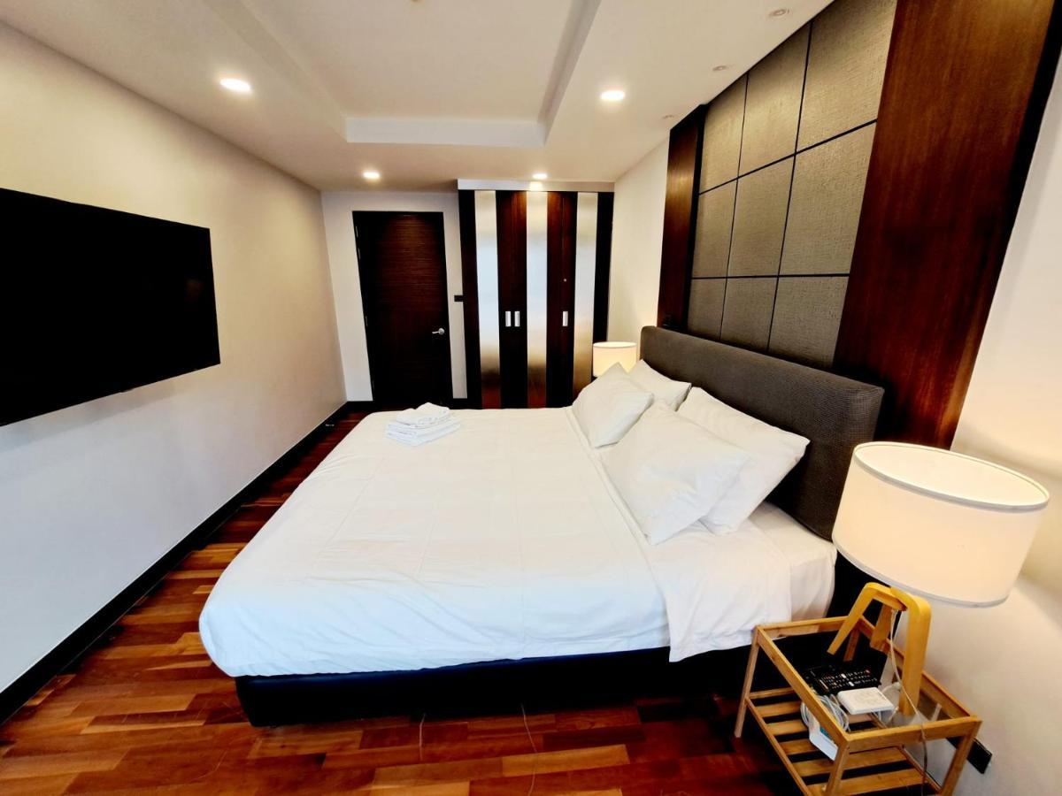 8th Floor 2brs Penthouse 700m Walk To Ekkamai Bts Station * Bangkok