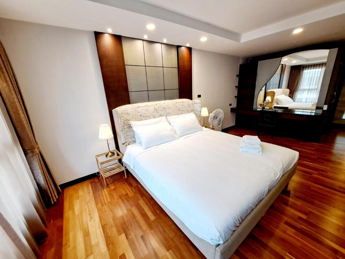 8th Floor 2brs Penthouse 700m Walk To Ekkamai Bts Station Bangkok