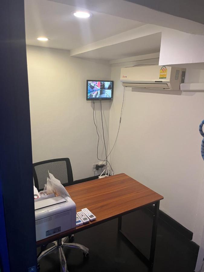 Xlnt Sukhumvit 8 Hostel *