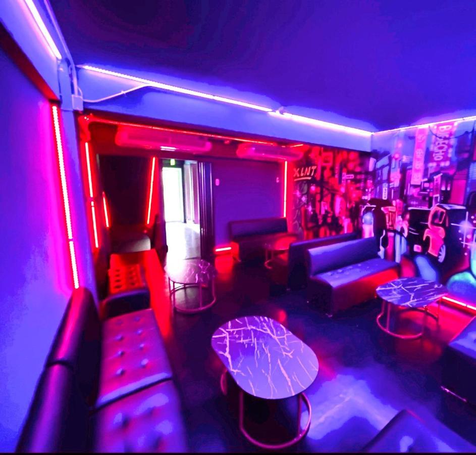 Xlnt Sukhumvit 8 Hostel *