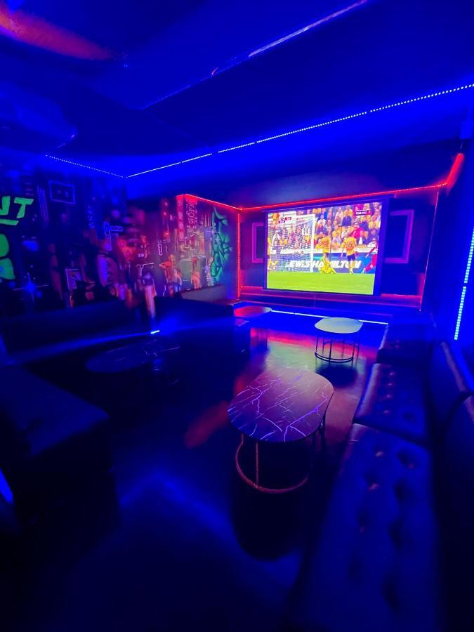 Xlnt Sukhumvit 8 Hostel *