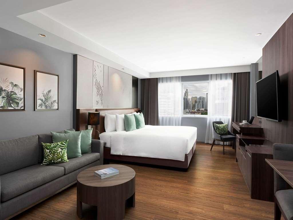 Novotel Living Sukhumvit Legacy *