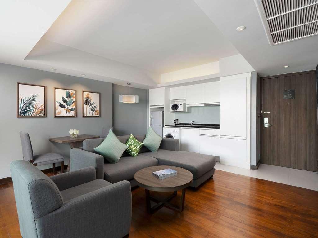Novotel Living Sukhumvit Legacy Hotel