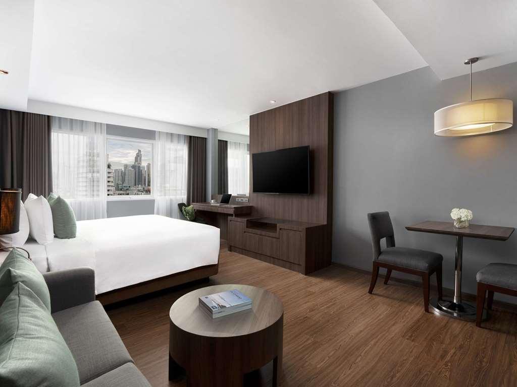 Novotel Living Sukhumvit Legacy Hotel *