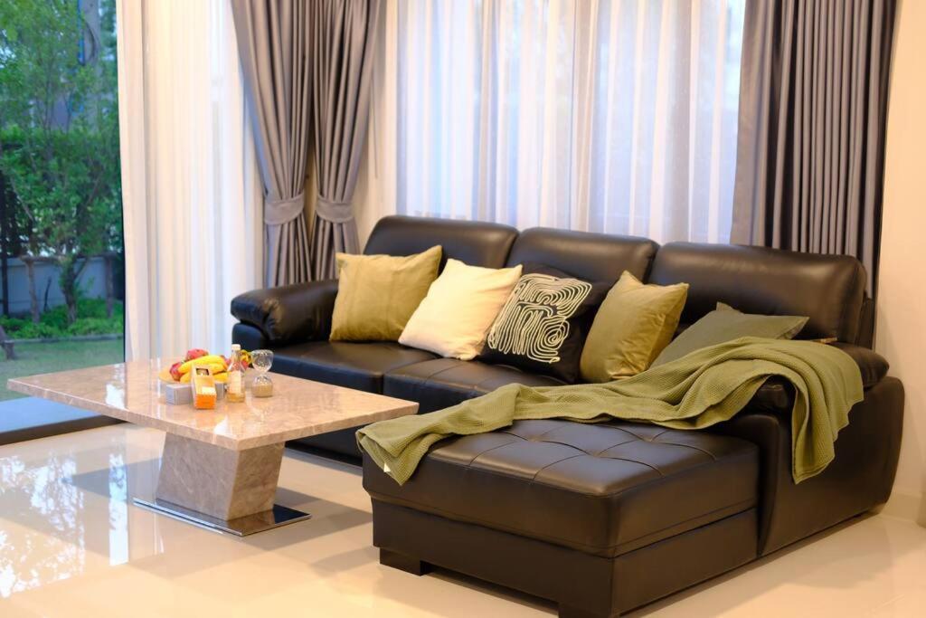 Bangna 4bedroom New House Luxurious Discount Now Villa Bangkok