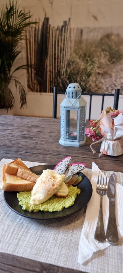 Homey And Cafe By Hematoa *
