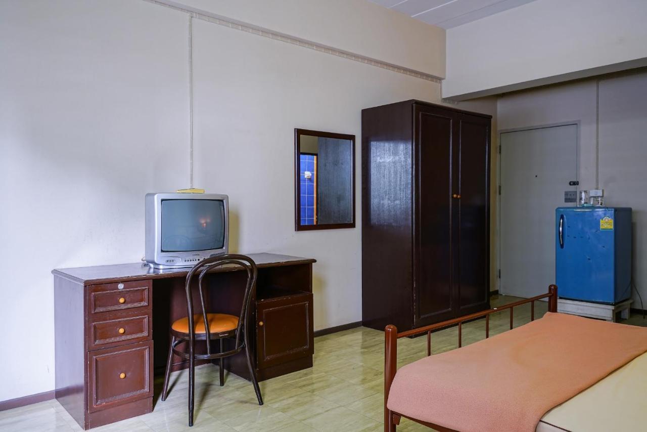 Vintage Thonglor Ekkamai Apartment Bangkok