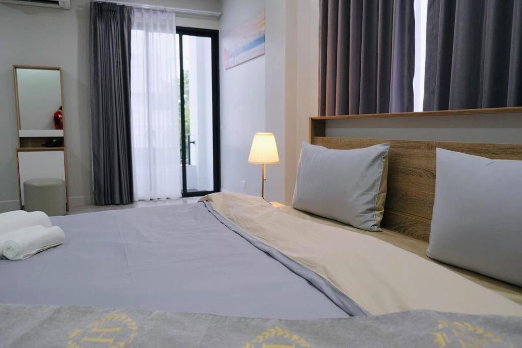 Villa Cheri's 5and1 Bedroom Townhouse In Sukhumvit 36 , Bangkok, Near Tonglo Rail Station Bangkok