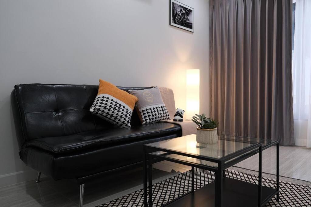 Cheri's Homestay: Townhouse Near Thong Lo Bts Villa Bangkok