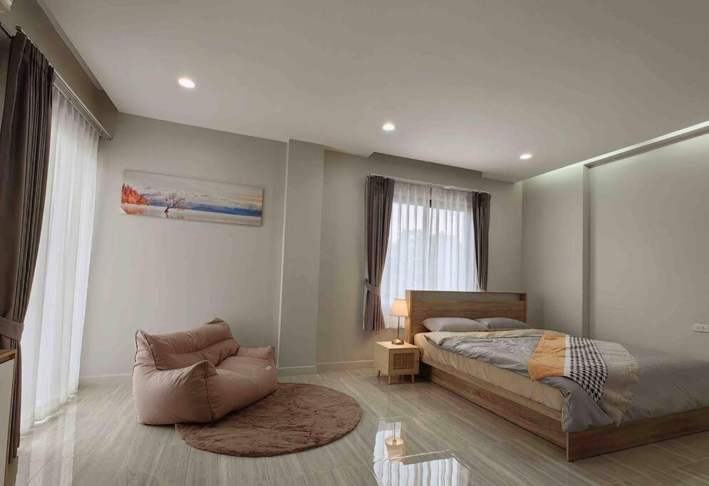Villa Cheri's Homestay: Townhouse Near Thong Lo Bts *