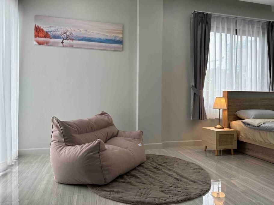 Cheri's 5and1 Bedroom Townhouse In Sukhumvit 36 , Bangkok, Near Tonglo Rail Station