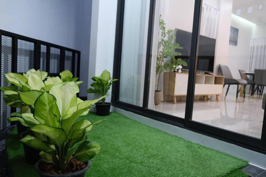 Cheri's 5and1 Bedroom Townhouse In Sukhumvit 36 , Bangkok, Near Tonglo Rail Station