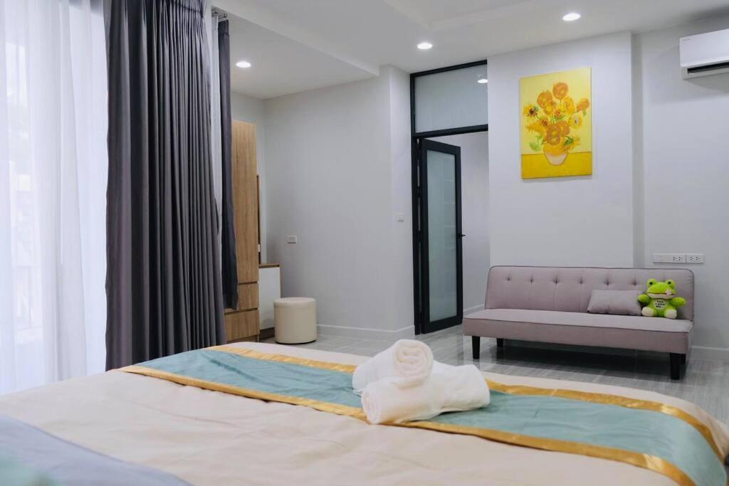 Cheri's Homestay: Townhouse Near Thong Lo Bts * Bangkok