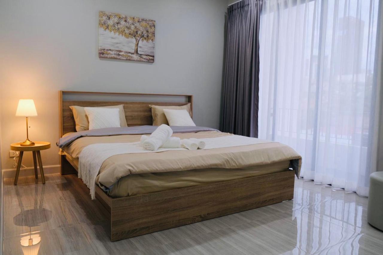 Cheri's 5and1 Bedroom Townhouse In Sukhumvit 36 , Bangkok, Near Tonglo Rail Station *