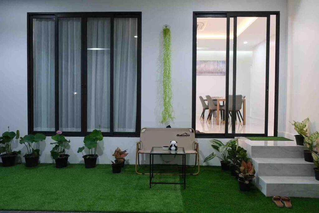Villa Cheri's Homestay: Townhouse Near Thong Lo Bts *
