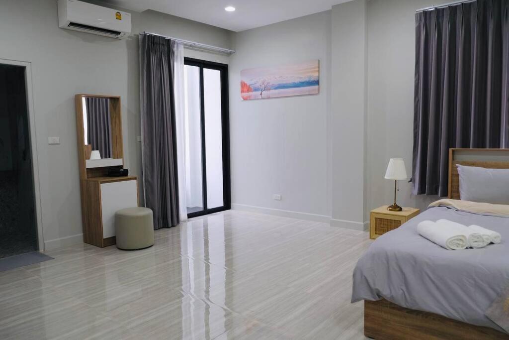 Villa Cheri's Homestay: Townhouse Near Thong Lo Bts *
