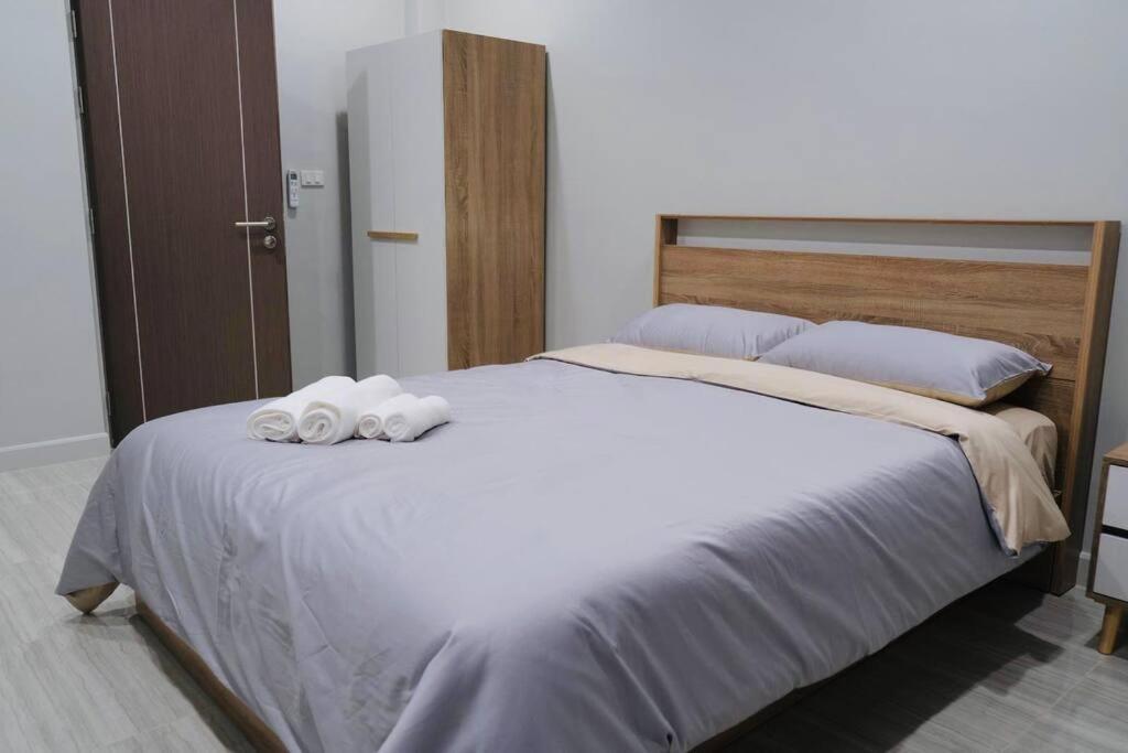 Cheri's Homestay: Townhouse Near Thong Lo Bts Villa *