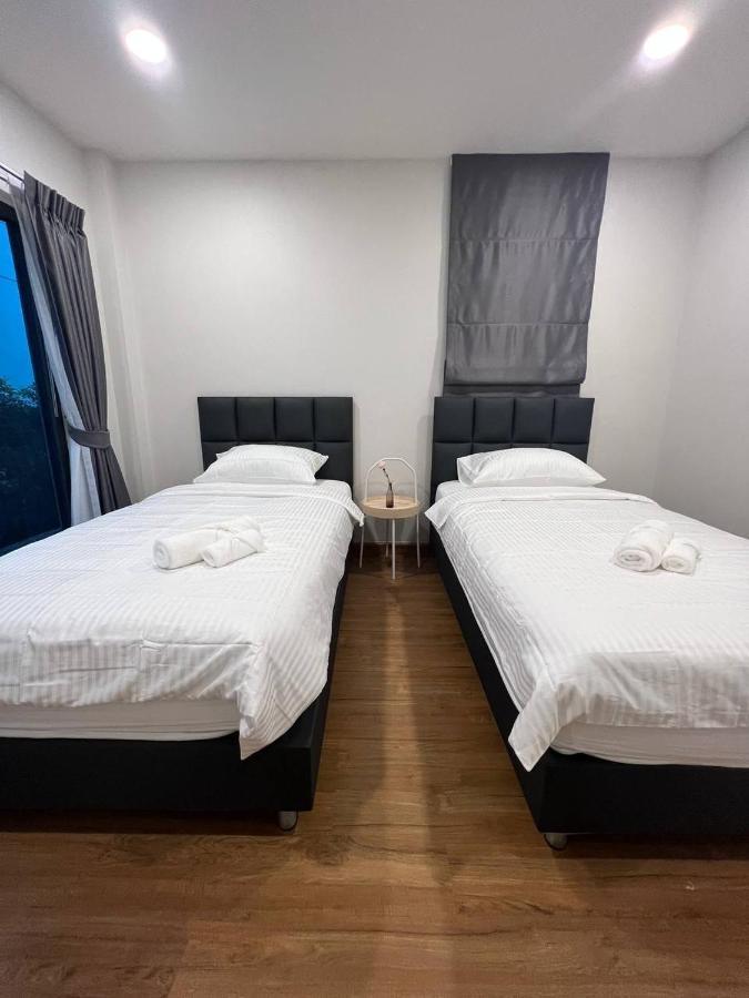 Cheri's Homestay现代两层独栋别墅，4卧4卫，3日送接机1周接送机,近mega邦纳 *