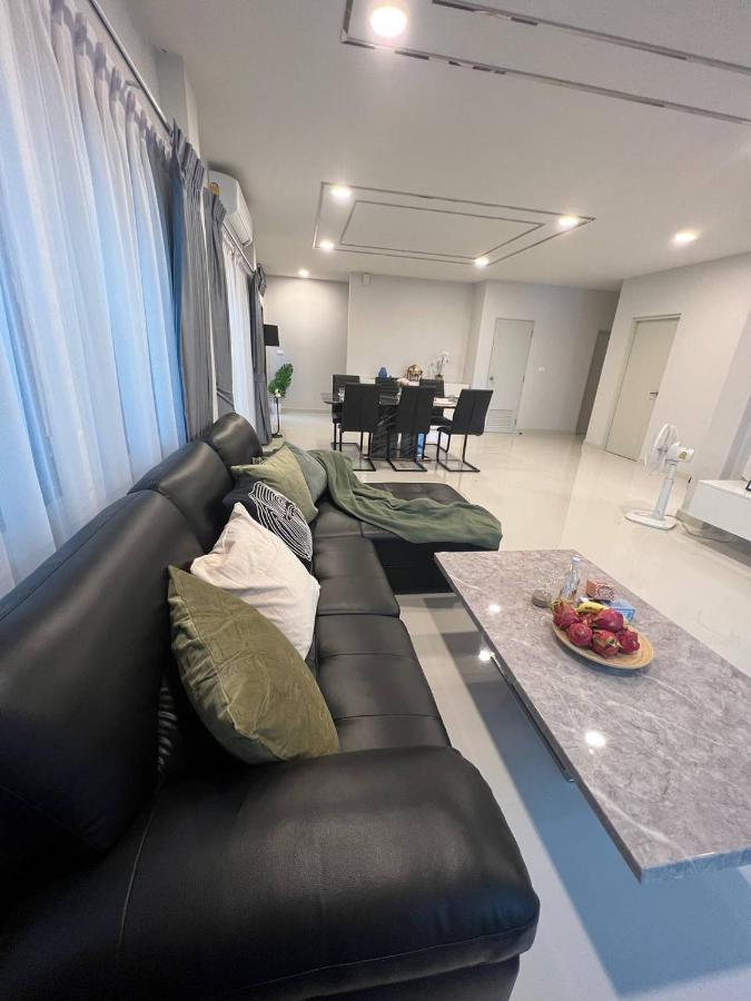 Cheri's Homestay现代两层独栋别墅，4卧4卫，3日送接机1周接送机,近mega邦纳 * Bangkok