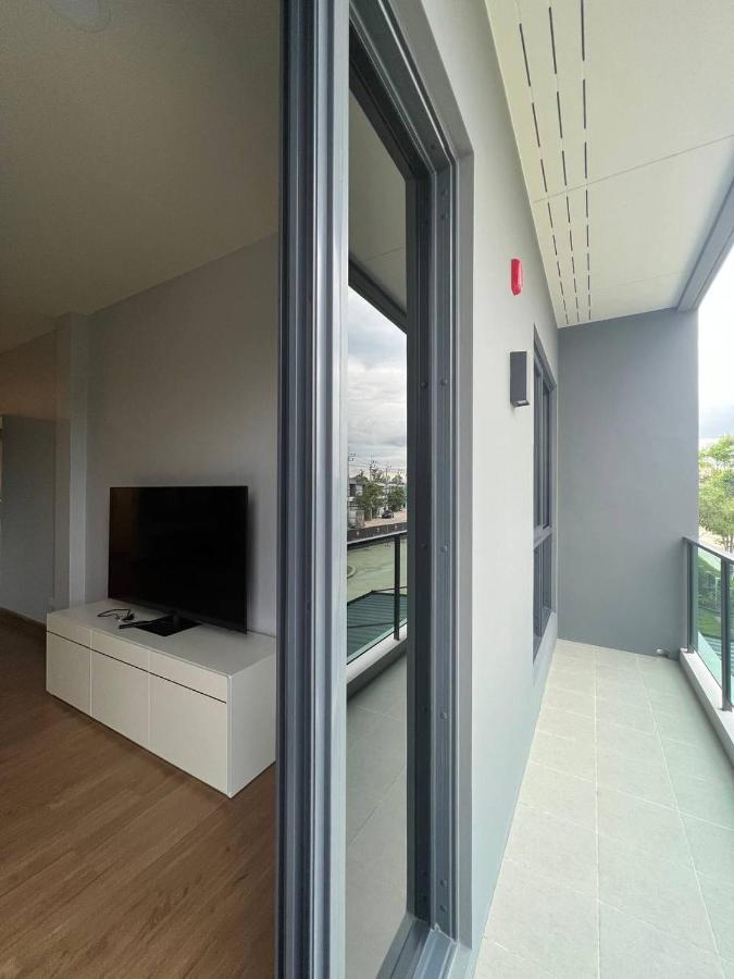 Cheri's Homestay现代两层独栋别墅，4卧4卫，3日送接机1周接送机,近mega邦纳 Villa *